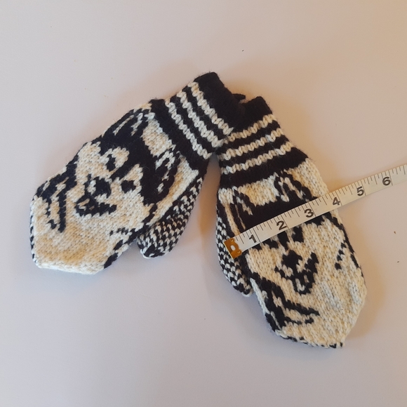 Handmade mittens - Picture 4 of 4